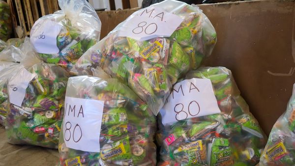 Reparten 3 mil 500 bolsitas de dulces a niñas y niños, en Cuauhtémoc