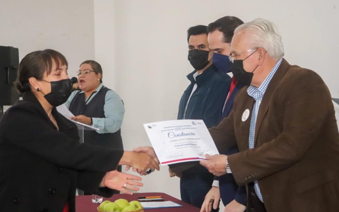 Se gradúan 59 personas de cursos de corte de cabello o aplicación de uñas, en Cuauhtémoc