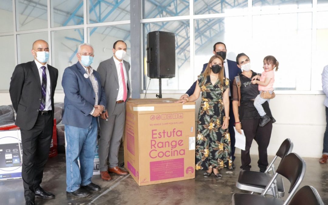 Entregan premios a 43 parejas de Matrimonios Colectivos, en Cuauhtémoc
