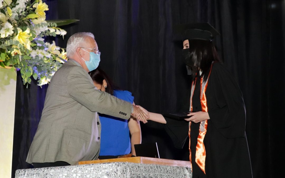 Asiste Alcalde de Cuauhtémoc a graduación de la Secundaria Justo Sierra