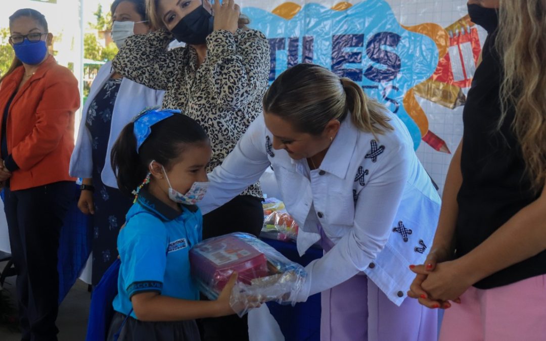 Inicia la entrega de 1300 paquetes de útiles escolares, en Cuauhtémoc