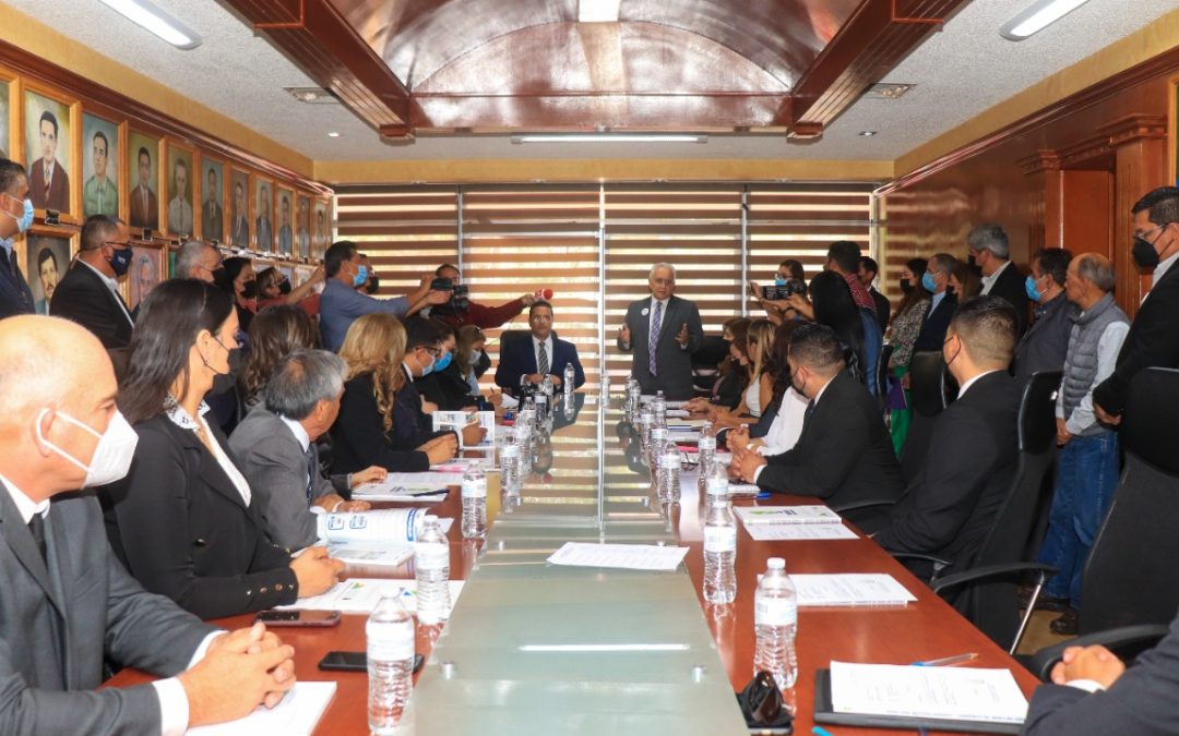 Alcalde de Cuauhtémoc entrega su Primer Informe al Honorable Ayuntamiento