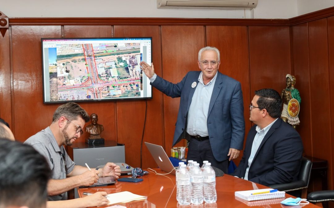 Alcalde de Cuauhtémoc, Ferromex y SICT revisan tema de cruce ferroviario