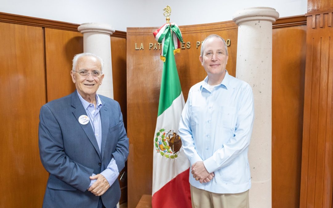 Visita cónsul Eric S. Cohan al alcalde Beto Pérez