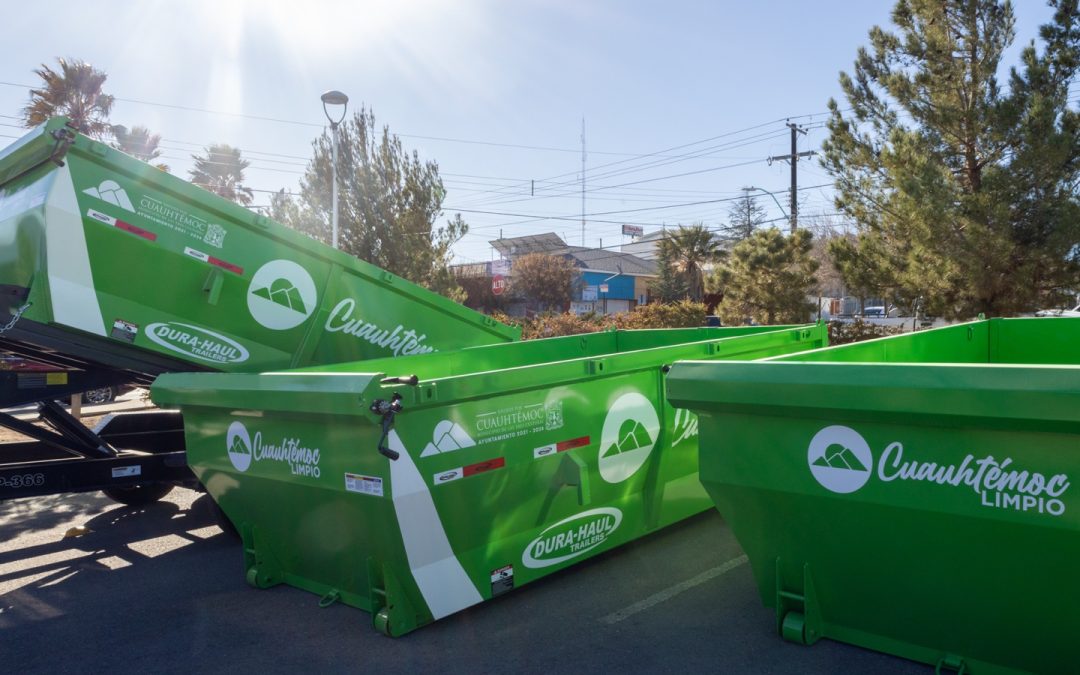 Con inversión de 1.9 mdp, Alcalde de Cuauhtémoc entrega reflectores para parques de beisbol y equipo para recolección de basura